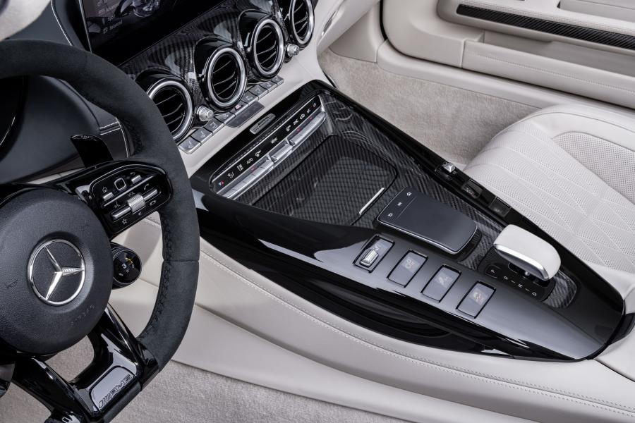 Интерьер Mercedes-AMG GT R Roadster (R190) 2019 года  (WW) (фото 20 из 42)
